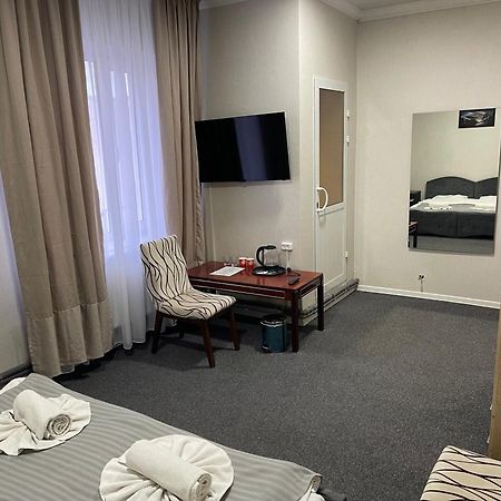 Medelean Hotel Comrat Eksteriør billede