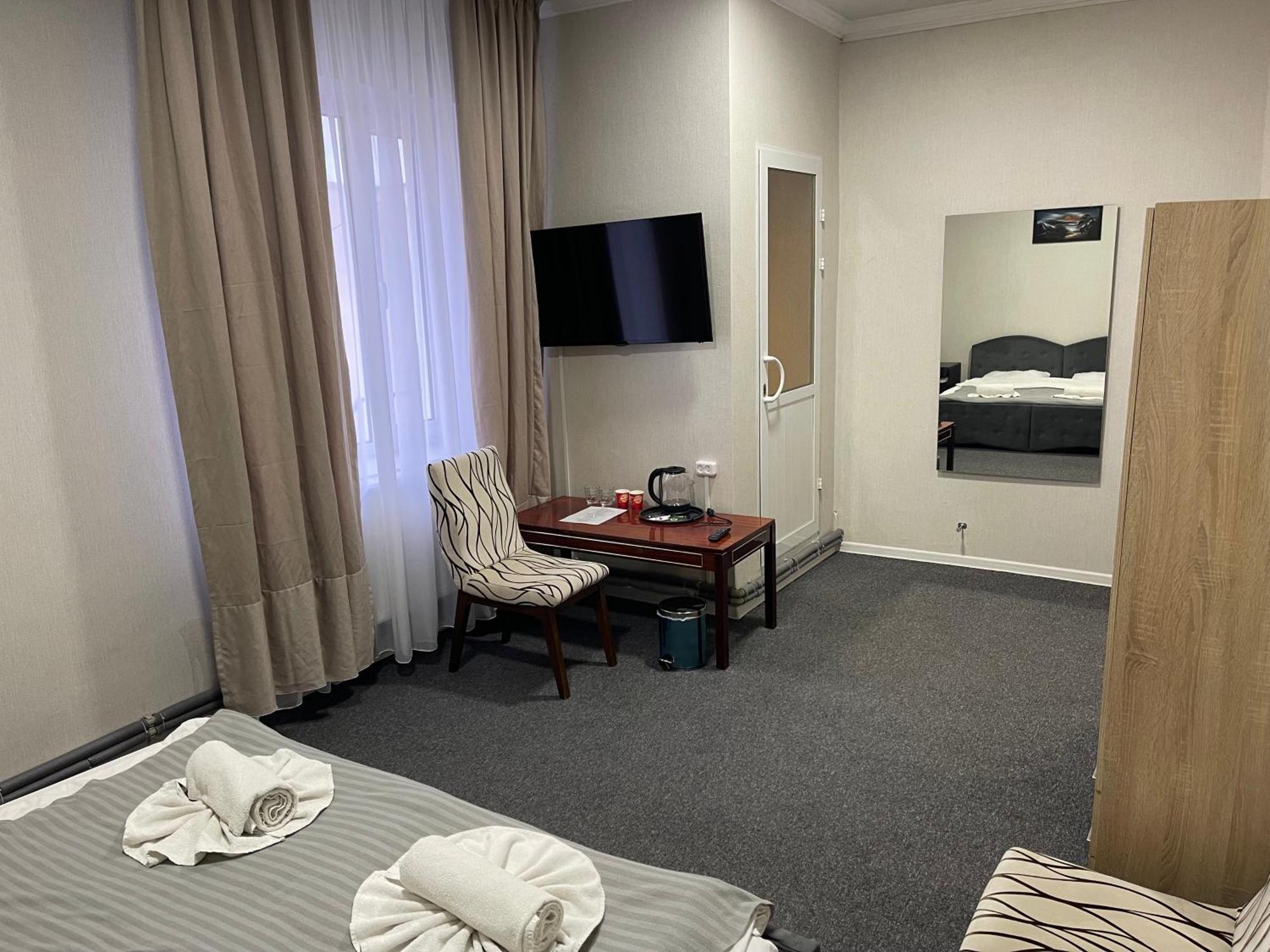 Medelean Hotel Comrat Eksteriør billede