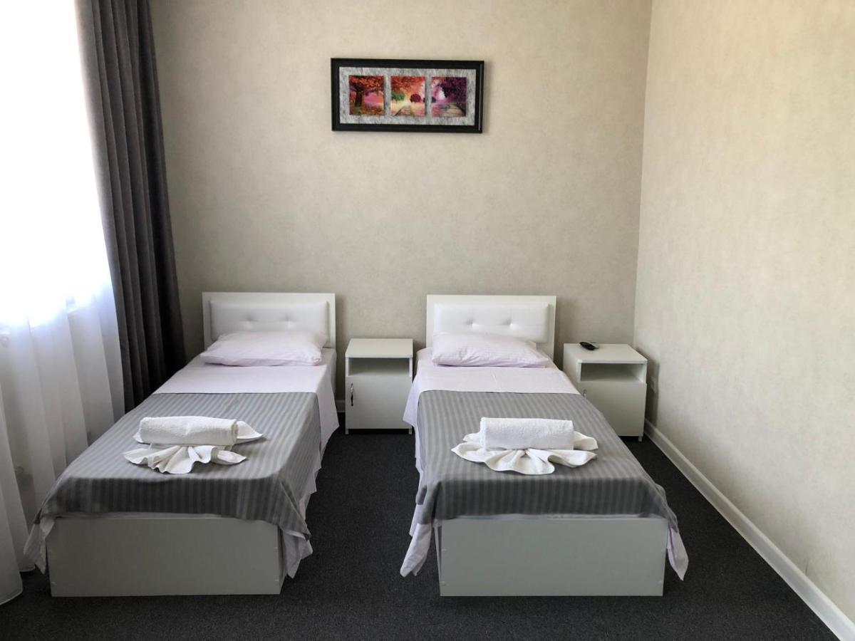Medelean Hotel Comrat Eksteriør billede