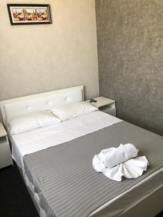 Medelean Hotel Comrat Eksteriør billede